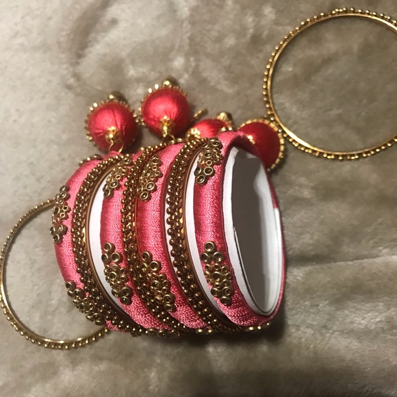 Bracelets/bangles - Picture 1 of 4